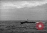 Standbild Spalten der Anlandung Handwerk Infanterie Baie de la Seine Normandie Frankreich, 1944, aus Sekunde 26 historischem Filmmaterial Videoclip 65675047876