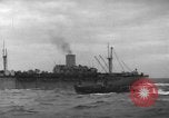 Standbild Spalten der Anlandung Handwerk Infanterie Baie de la Seine Normandie Frankreich, 1944, aus Sekunde 30 historischem Filmmaterial Videoclip 65675047876