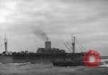 Standbild Spalten der Anlandung Handwerk Infanterie Baie de la Seine Normandie Frankreich, 1944, aus Sekunde 31 historischem Filmmaterial Videoclip 65675047876