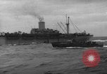 Standbild Spalten der Anlandung Handwerk Infanterie Baie de la Seine Normandie Frankreich, 1944, aus Sekunde 39 historischem Filmmaterial Videoclip 65675047876