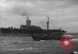 Standbild Spalten der Anlandung Handwerk Infanterie Baie de la Seine Normandie Frankreich, 1944, aus Sekunde 43 historischem Filmmaterial Videoclip 65675047876