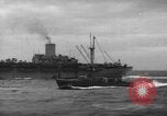 Standbild Spalten der Anlandung Handwerk Infanterie Baie de la Seine Normandie Frankreich, 1944, aus Sekunde 45 historischem Filmmaterial Videoclip 65675047876