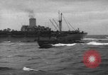Standbild Spalten der Anlandung Handwerk Infanterie Baie de la Seine Normandie Frankreich, 1944, aus Sekunde 50 historischem Filmmaterial Videoclip 65675047876