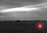 Standbild Spalten der Anlandung Handwerk Infanterie Baie de la Seine Normandie Frankreich, 1944, aus Sekunde 60 historischem Filmmaterial Videoclip 65675047876