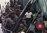 Immagine di Bayfield USS APA-33 Spiaggia Bianca Cappello Batangan Vietnam, 1965, secondo 3 filmato di repertorio 65675047887
