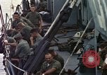 Immagine di Bayfield USS APA-33 Spiaggia Bianca Cappello Batangan Vietnam, 1965, secondo 8 filmato di repertorio 65675047887