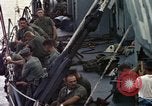 Immagine di Bayfield USS APA-33 Spiaggia Bianca Cappello Batangan Vietnam, 1965, secondo 9 filmato di repertorio 65675047887