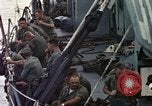 Immagine di Bayfield USS APA-33 Spiaggia Bianca Cappello Batangan Vietnam, 1965, secondo 11 filmato di repertorio 65675047887