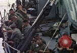 Immagine di Bayfield USS APA-33 Spiaggia Bianca Cappello Batangan Vietnam, 1965, secondo 12 filmato di repertorio 65675047887