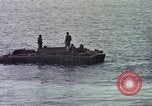 Immagine di Bayfield USS APA-33 Spiaggia Bianca Cappello Batangan Vietnam, 1965, secondo 27 filmato di repertorio 65675047887