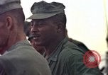 Immagine di Bayfield USS APA-33 Spiaggia Bianca Cappello Batangan Vietnam, 1965, secondo 40 filmato di repertorio 65675047887