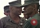 Immagine di Bayfield USS APA-33 Spiaggia Bianca Cappello Batangan Vietnam, 1965, secondo 46 filmato di repertorio 65675047887