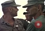 Immagine di Bayfield USS APA-33 Spiaggia Bianca Cappello Batangan Vietnam, 1965, secondo 47 filmato di repertorio 65675047887