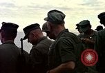 Immagine di Bayfield USS APA-33 Spiaggia Bianca Cappello Batangan Vietnam, 1965, secondo 54 filmato di repertorio 65675047887