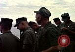 Immagine di Bayfield USS APA-33 Spiaggia Bianca Cappello Batangan Vietnam, 1965, secondo 57 filmato di repertorio 65675047887
