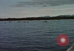 Immagine di Lo sbarco del veicolo personale cingolato-5 Spiaggia Bianca Cappello Batangan Vietnam, 1965, secondo 12 filmato di repertorio 65675047888