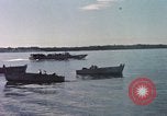 Immagine di Lo sbarco del veicolo personale cingolato-5 Spiaggia Bianca Cappello Batangan Vietnam, 1965, secondo 36 filmato di repertorio 65675047888