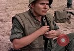 Immagine di Stati Uniti Marines Spiaggia Bianca Cappello Batangan Vietnam, 1965, secondo 6 filmato di repertorio 65675047889