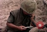 Immagine di Stati Uniti Marines Spiaggia Bianca Cappello Batangan Vietnam, 1965, secondo 17 filmato di repertorio 65675047889