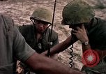 Immagine di Stati Uniti Marines Spiaggia Bianca Cappello Batangan Vietnam, 1965, secondo 23 filmato di repertorio 65675047889