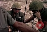 Immagine di Stati Uniti Marines Spiaggia Bianca Cappello Batangan Vietnam, 1965, secondo 26 filmato di repertorio 65675047889