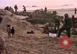 Immagine di Stati Uniti Marines Spiaggia Bianca Cappello Batangan Vietnam, 1965, secondo 60 filmato di repertorio 65675047889