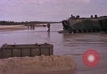 Immagine di Stati Uniti Marines Spiaggia Bianca Cappello Batangan Vietnam, 1965, secondo 18 filmato di repertorio 65675047891