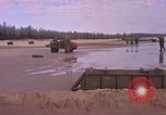 Immagine di Stati Uniti Marines Spiaggia Bianca Cappello Batangan Vietnam, 1965, secondo 32 filmato di repertorio 65675047891