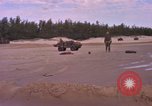 Immagine di Stati Uniti Marines Spiaggia Bianca Cappello Batangan Vietnam, 1965, secondo 36 filmato di repertorio 65675047891