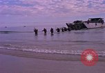 Immagine di Stati Uniti Marines Spiaggia Bianca Cappello Batangan Vietnam, 1965, secondo 48 filmato di repertorio 65675047891