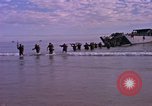 Immagine di Stati Uniti Marines Spiaggia Bianca Cappello Batangan Vietnam, 1965, secondo 55 filmato di repertorio 65675047891