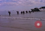 Immagine di Stati Uniti Marines Spiaggia Bianca Cappello Batangan Vietnam, 1965, secondo 61 filmato di repertorio 65675047891