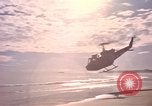 Standbild Vereinigten Staaten Marines Cap Batangan Vietnam, 1965, aus Sekunde 8 historischem Filmmaterial Videoclip 65675047892