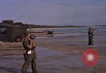 Standbild Vereinigten Staaten Marines Cap Batangan Vietnam, 1965, aus Sekunde 20 historischem Filmmaterial Videoclip 65675047892