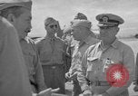 Standbild Admiral Chester Nimitiz W Iwo Jima, 1945, aus Sekunde 25 historischem Filmmaterial Videoclip 65675047896