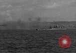 Standbild Landing Vehicle Tracked Iwo Jima, 1945, aus Sekunde 17 historischem Filmmaterial Videoclip 65675047899