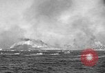 Standbild Landing Vehicle Tracked Iwo Jima, 1945, aus Sekunde 5 historischem Filmmaterial Videoclip 65675047900