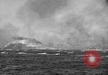 Standbild Landing Vehicle Tracked Iwo Jima, 1945, aus Sekunde 14 historischem Filmmaterial Videoclip 65675047900