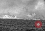 Standbild Landing Vehicle Tracked Iwo Jima, 1945, aus Sekunde 15 historischem Filmmaterial Videoclip 65675047900