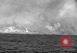 Standbild Landing Vehicle Tracked Iwo Jima, 1945, aus Sekunde 16 historischem Filmmaterial Videoclip 65675047900