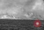 Standbild Landing Vehicle Tracked Iwo Jima, 1945, aus Sekunde 17 historischem Filmmaterial Videoclip 65675047900