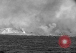 Standbild Landing Vehicle Tracked Iwo Jima, 1945, aus Sekunde 19 historischem Filmmaterial Videoclip 65675047900