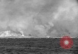 Standbild Landing Vehicle Tracked Iwo Jima, 1945, aus Sekunde 25 historischem Filmmaterial Videoclip 65675047900