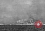 Standbild Landing Vehicle Tracked Iwo Jima, 1945, aus Sekunde 29 historischem Filmmaterial Videoclip 65675047900