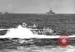 Standbild Landing Vehicle Tracked Iwo Jima, 1945, aus Sekunde 47 historischem Filmmaterial Videoclip 65675047900