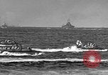 Standbild Landing Vehicle Tracked Iwo Jima, 1945, aus Sekunde 52 historischem Filmmaterial Videoclip 65675047900