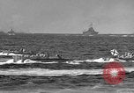 Standbild Landing Vehicle Tracked Iwo Jima, 1945, aus Sekunde 53 historischem Filmmaterial Videoclip 65675047900