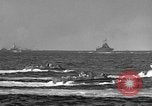 Standbild Landing Vehicle Tracked Iwo Jima, 1945, aus Sekunde 55 historischem Filmmaterial Videoclip 65675047900