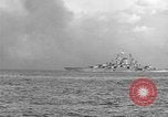 Standbild USA Kriegsschiff Iwo Jima, 1945, aus Sekunde 30 historischem Filmmaterial Videoclip 65675047902