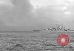 Standbild USA Kriegsschiff Iwo Jima, 1945, aus Sekunde 42 historischem Filmmaterial Videoclip 65675047902